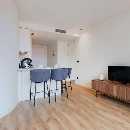 Balcony Garden Views At Terracotta Collection דירה *