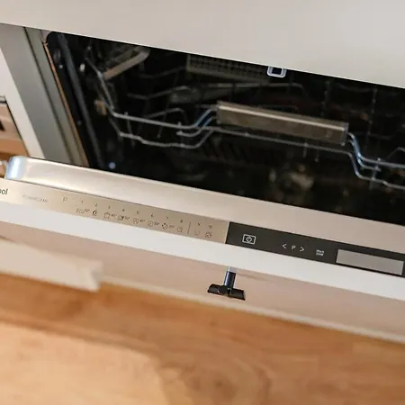 דירה Balcony Garden Views At Terracotta Collection *